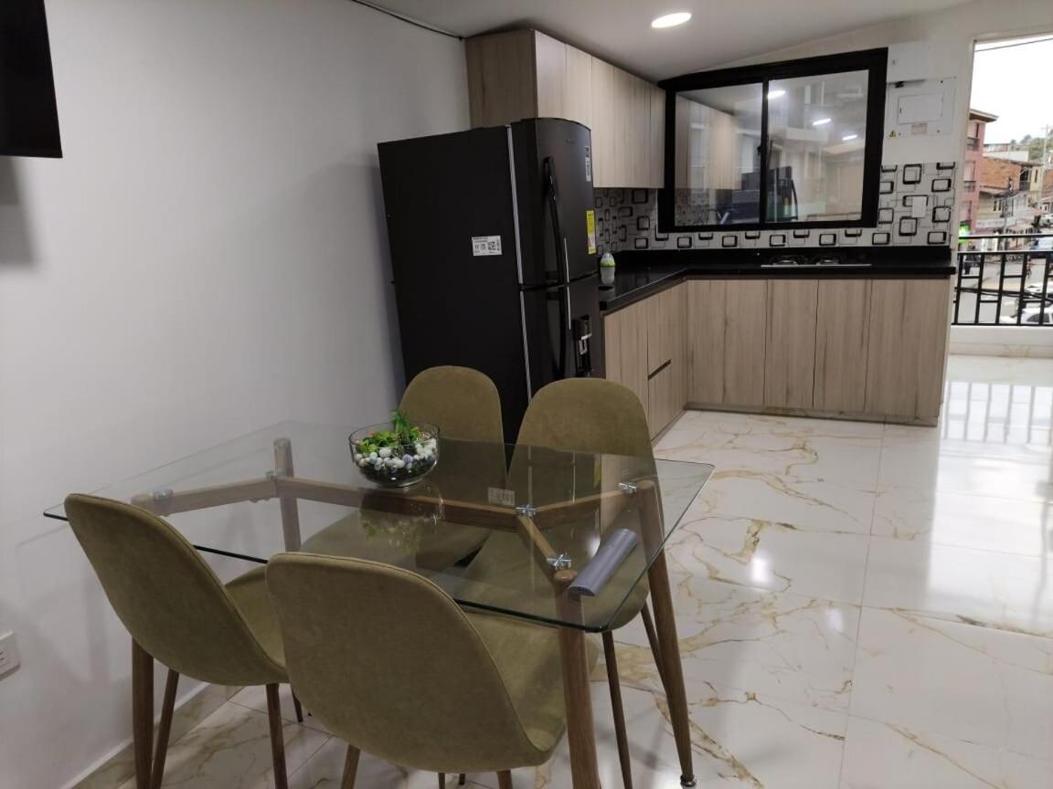 Hermoso apartamento en la Dalia Marinilla Antq - Chambres d'hôtes Marinilla