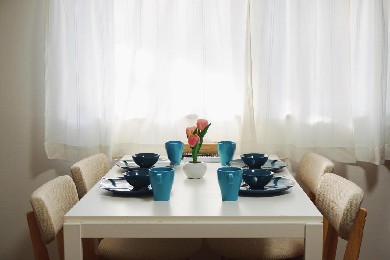 嘉奕 包栋3层电梯车位6-12人 梅田难波地铁直达3房2卫1浴1厅1厨房1阳台 花园町站步行5分钟 复古风 - Ferienwohnung Ōsaka