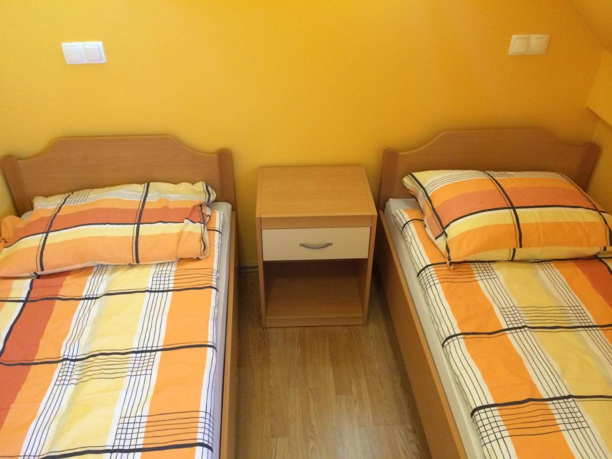 One-Bedroom Apartment with Sofa Bed