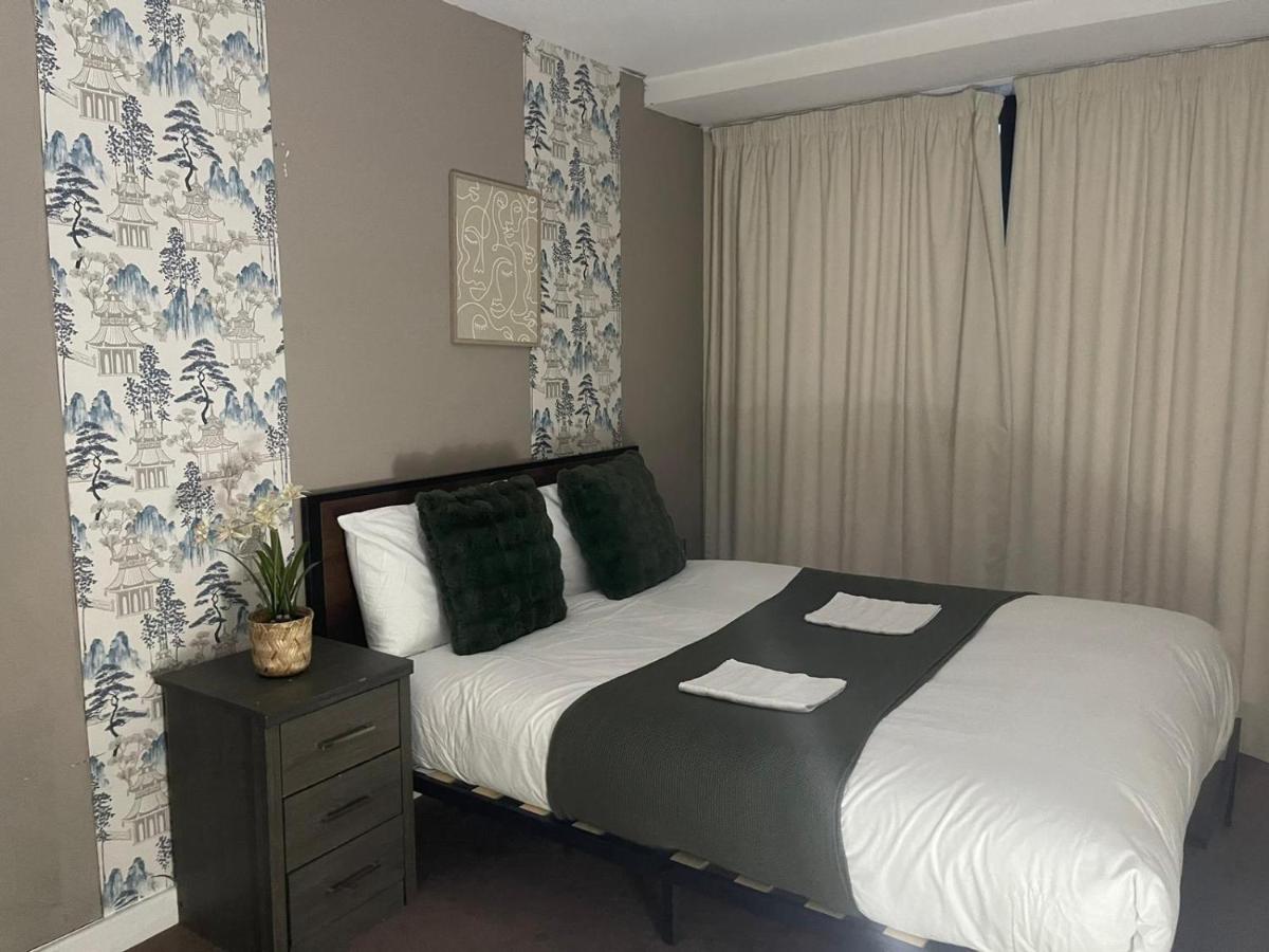 Cosy 2-Bed Apartment at Avoca Court - Free Parking & Wi-Fi - Bed and Breakfast Birmingham
