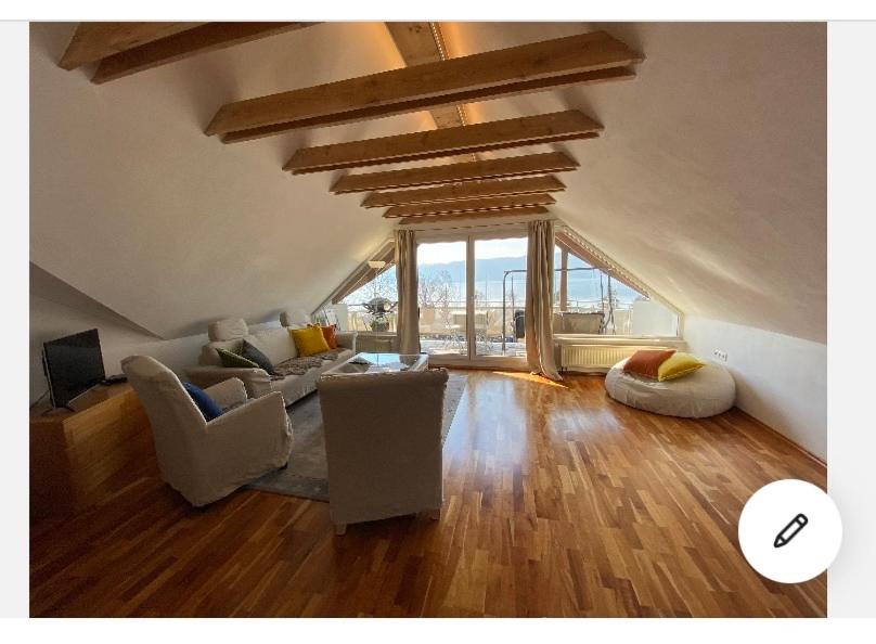 100m zum See, Traumhafte Dachwohnung mit Seeblick - Chambres d'hôtes Sipplingen