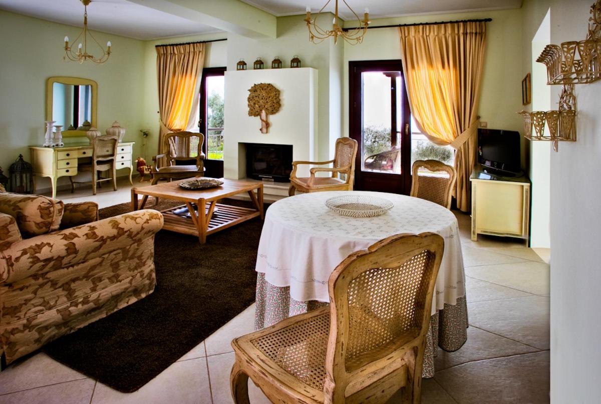 B&B Afyssos - Olive Grove Villas - Bed and Breakfast Afyssos