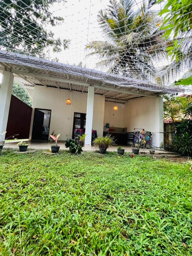Lagoon Home Stay - B&B Ahangama