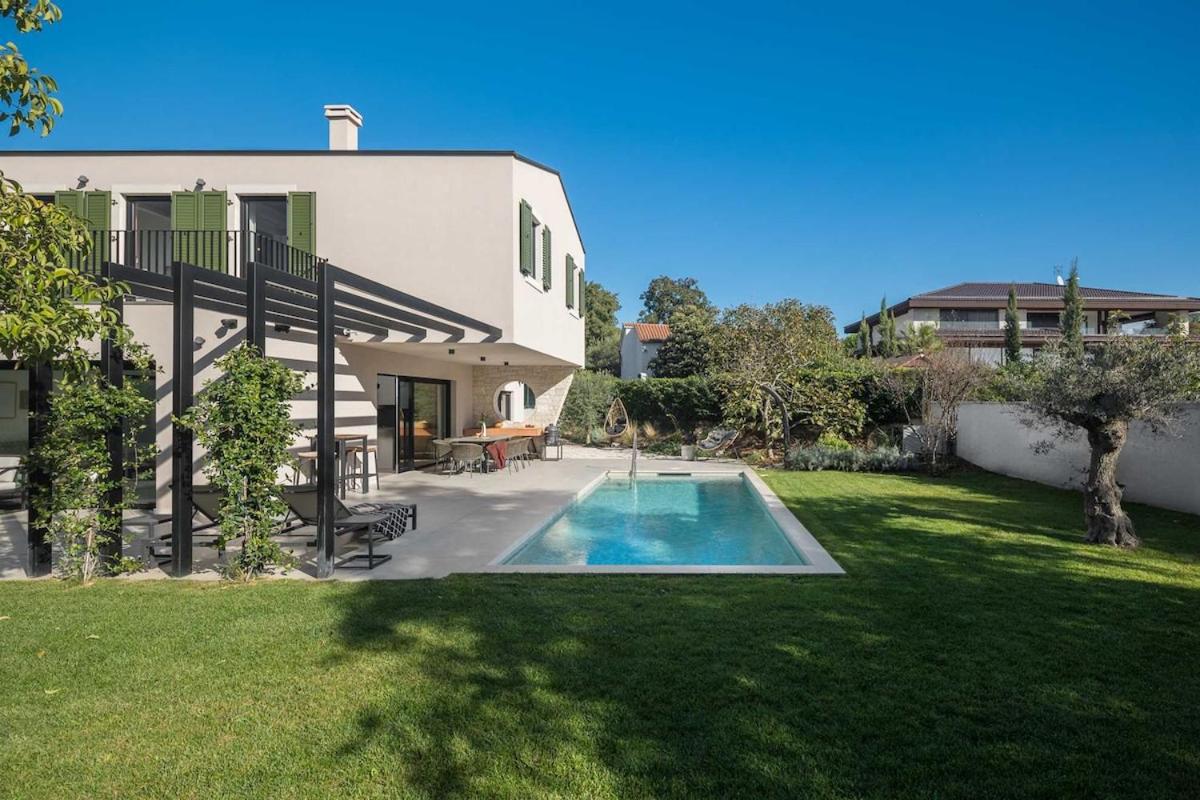 Luxury Holiday Villa Mapejana by VacayVillas - B&B Poreč