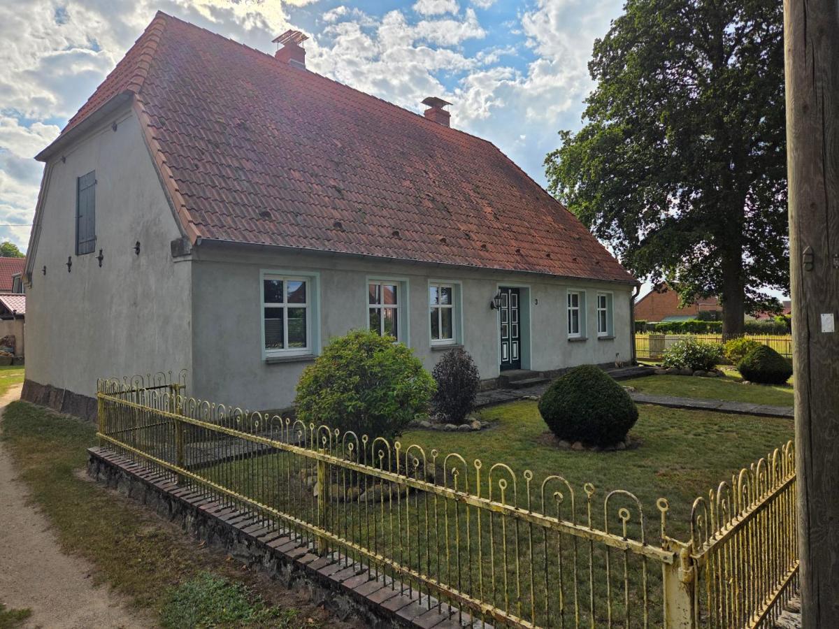 Ferienhaus Dadow - B&B Gorlosen