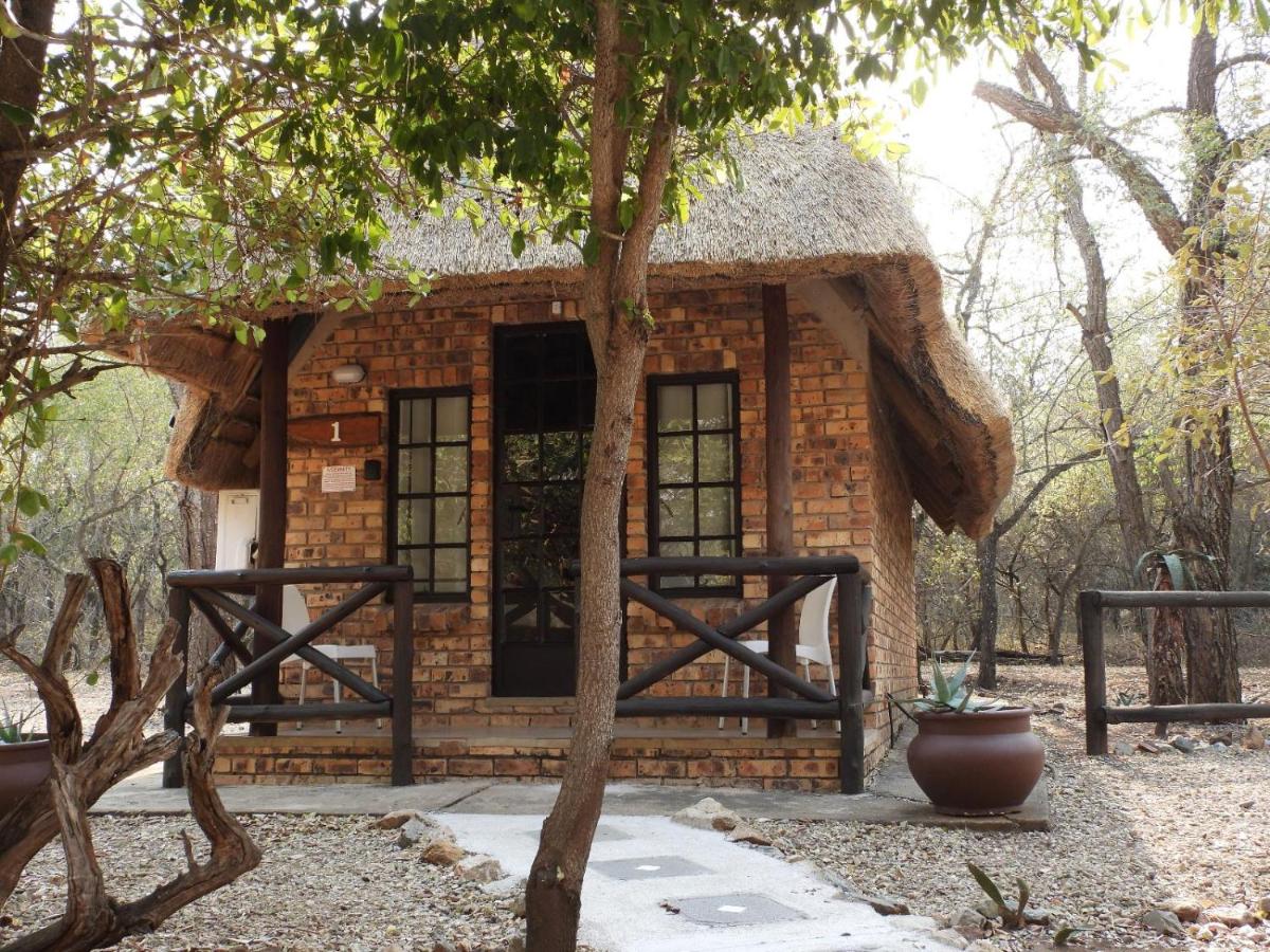 Couples Queen Cottage 