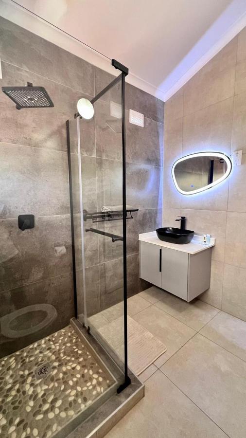 Chambre Lit Queen-Size avec Balcon