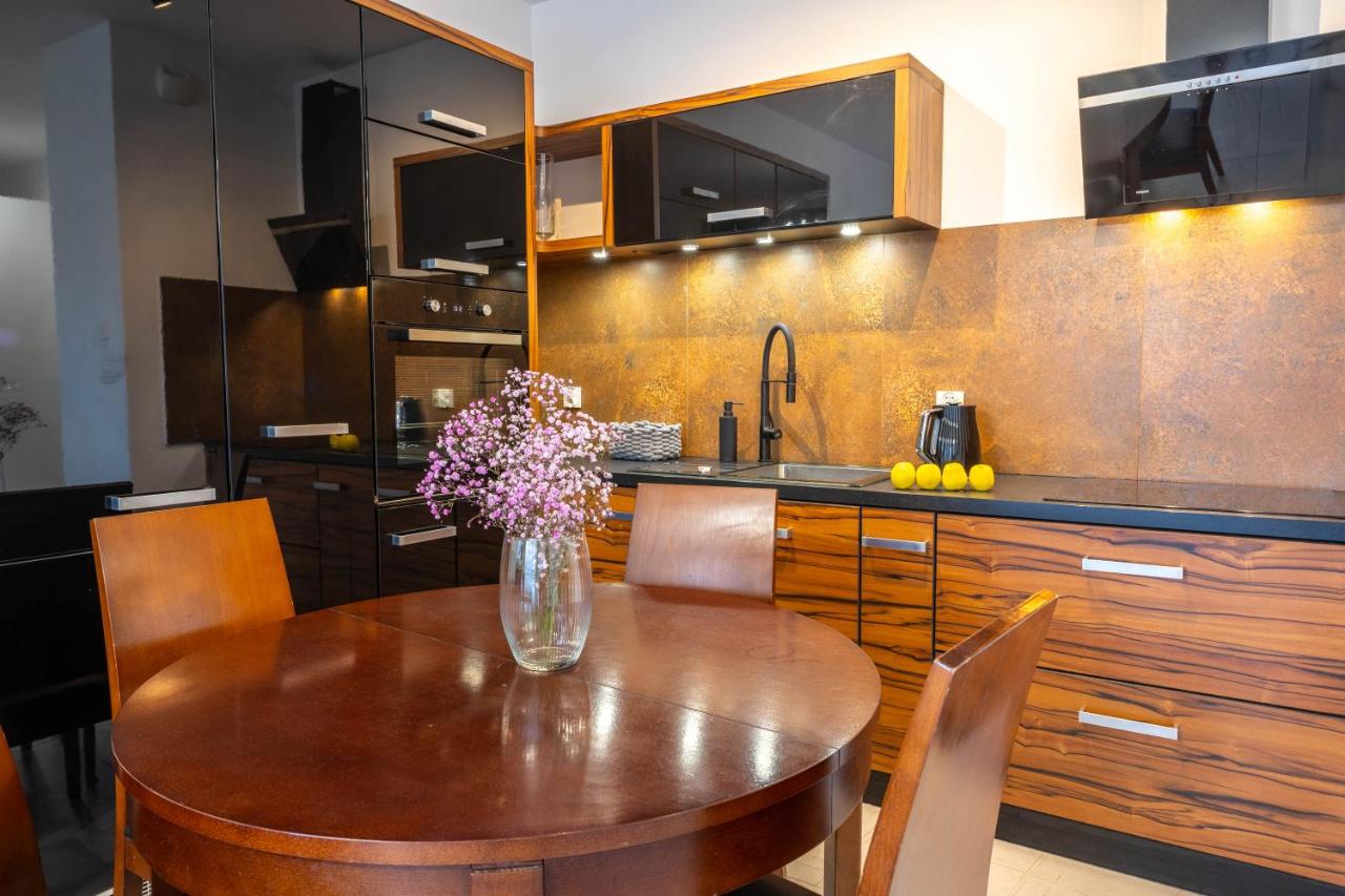 Apartament MARILYN - Bezpłatny Garaż - Dostęp na Kod - FV - B&B Łódź