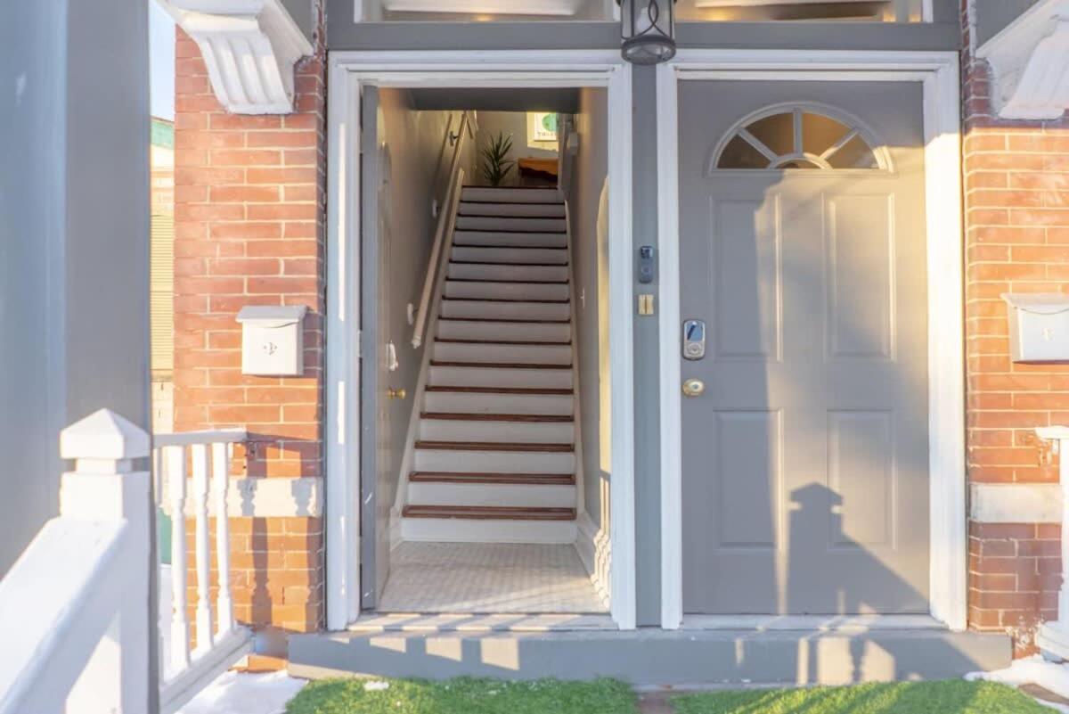 2BR with Workspaces & Deck ABODEbucks - B&B St Louis