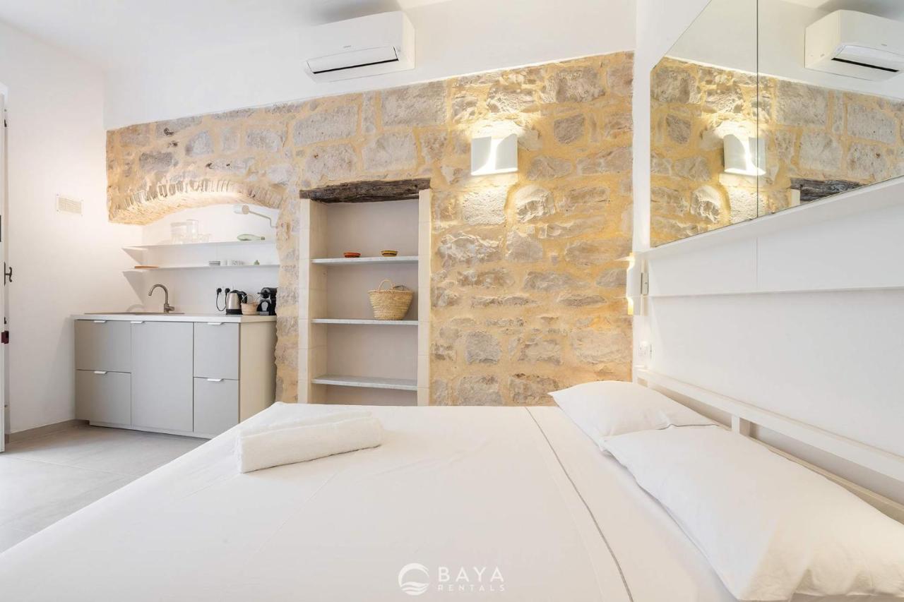 Ca' Rouge - Modern & Bright 3BR Boutique Retreat in the Heart of Carloforte - B&B Carloforte