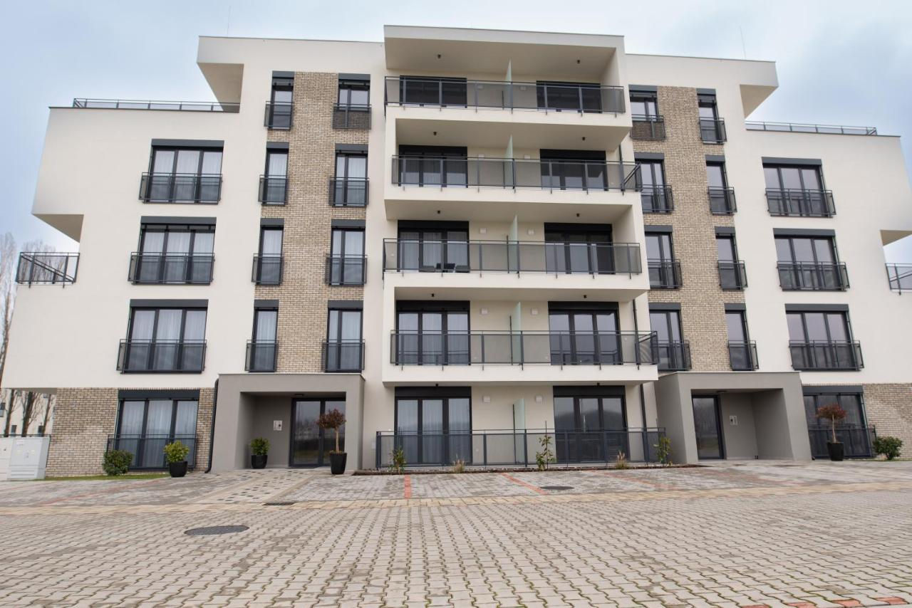 GINA Apartman in Riva Park - B&B Dunajská Streda