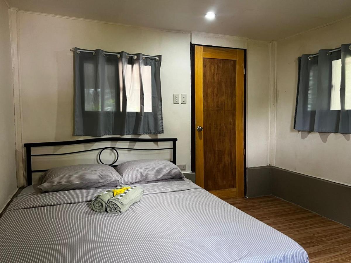 Backpackers & Event Lounge