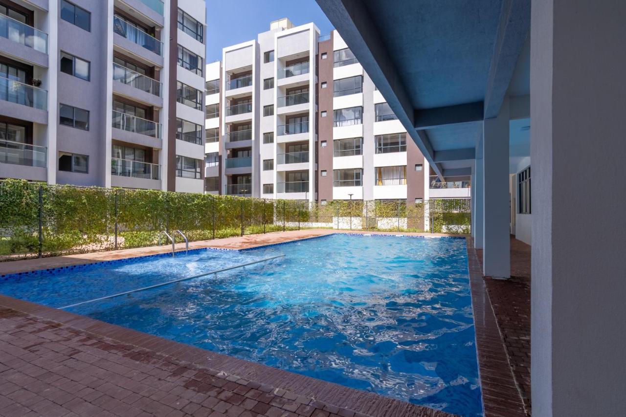 PJ Suites Studio Near SGR, JKIA, Expressway with Gym Pool Wi-Fi - B&B Nairobi