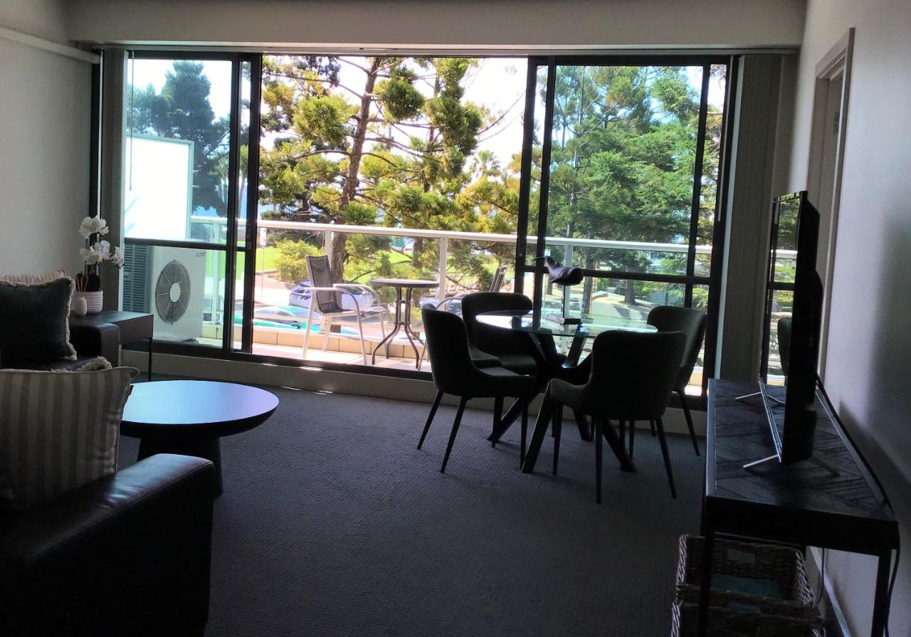 THE WATERFRONT APARTMENTS 2 Bedroom Bay View Apartment located on the Geelong Waterfront - 2208 - Chambres d'hôtes Geelong