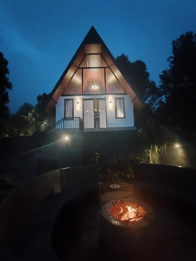 Adila Warung and Homestay - B&B Munduk