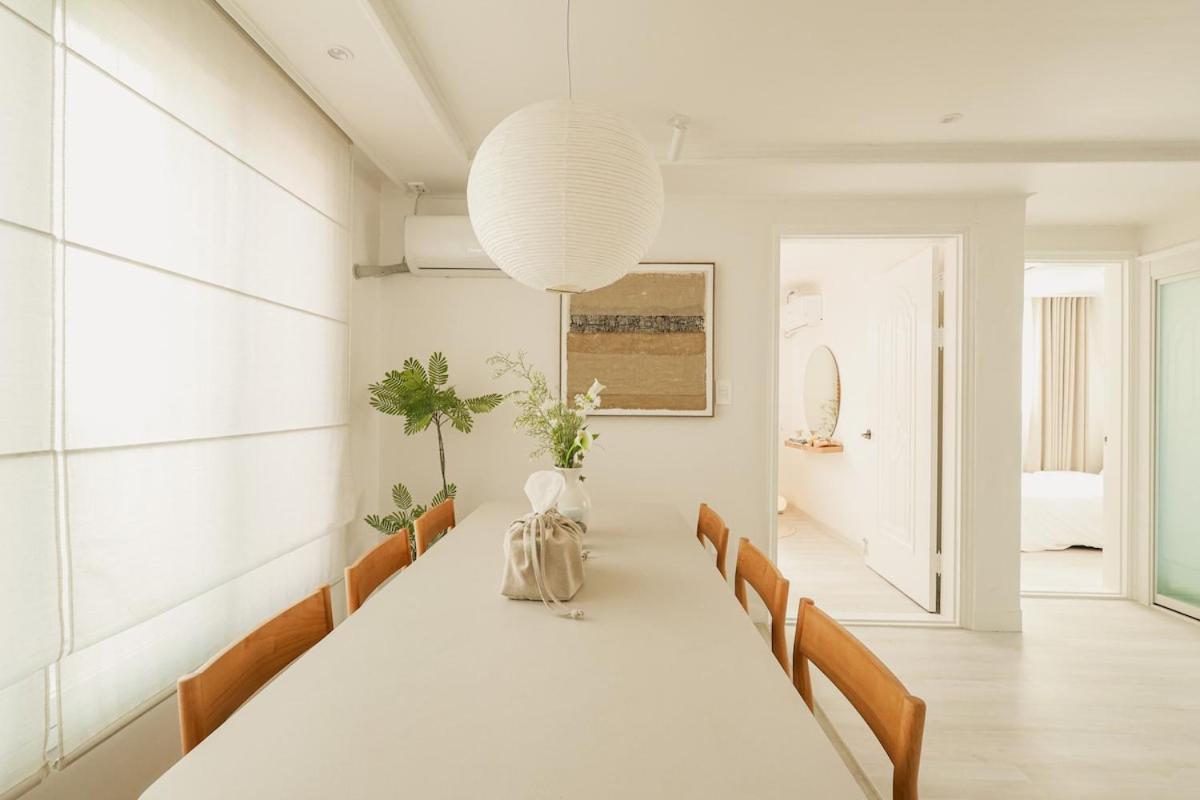 3 minutes on foot from Itaewon Station Line 6, 3 bedrooms, 1 living room, 4 beds, maximum 8 people, Namsan, Myeongdong, Seoul Station, Olive Young, Daiso nearby - Chambres d'hôtes Séoul