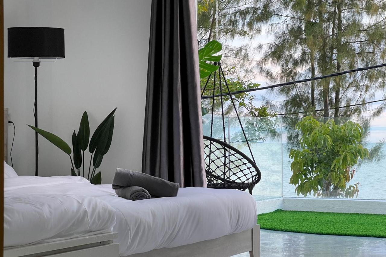 Seafront 5BR Landed Home 14 Pax with Ocean Seaview & Netflix WiFi - B&B Bayan Lepas