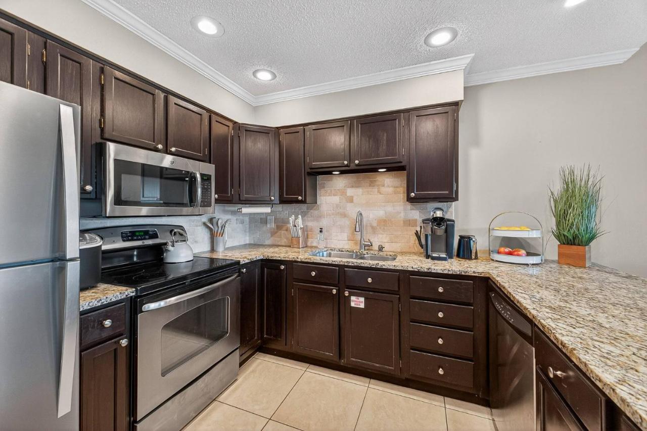 Sandy's Beach Retreat - B&B Destin