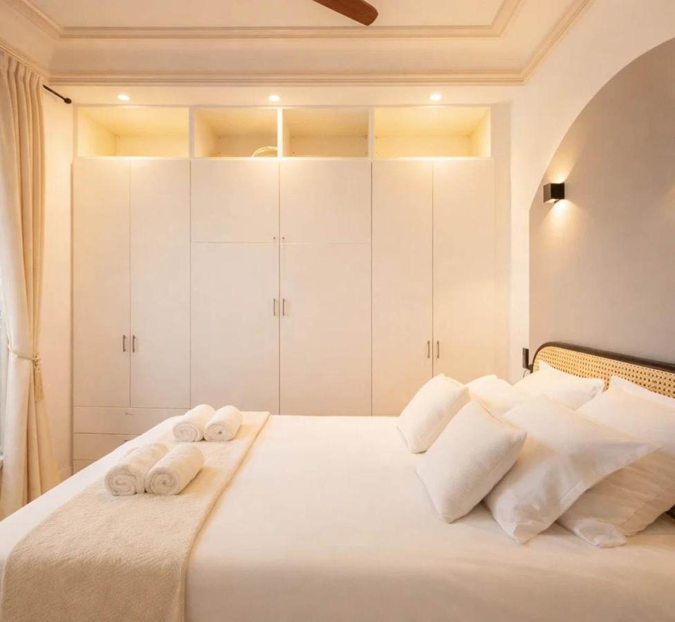 Champs Elysees - Deluxe apartment with lift for 4 - B&B París