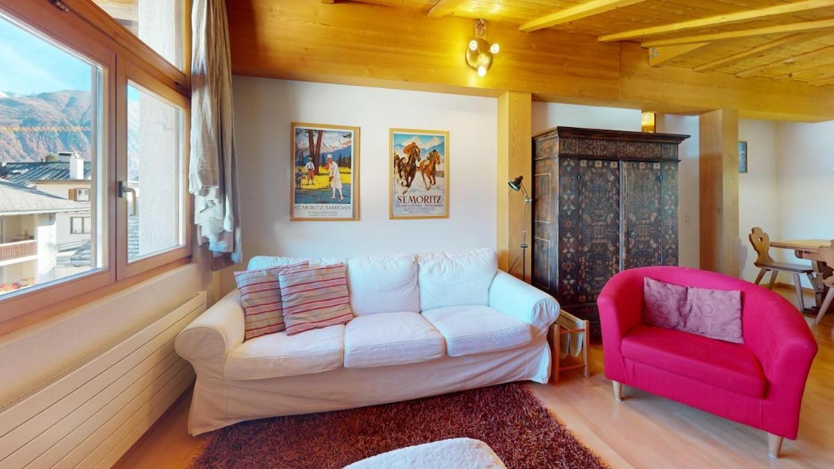 Chesa Susi - Elegant Attic in the Engadine - B&B Celerina