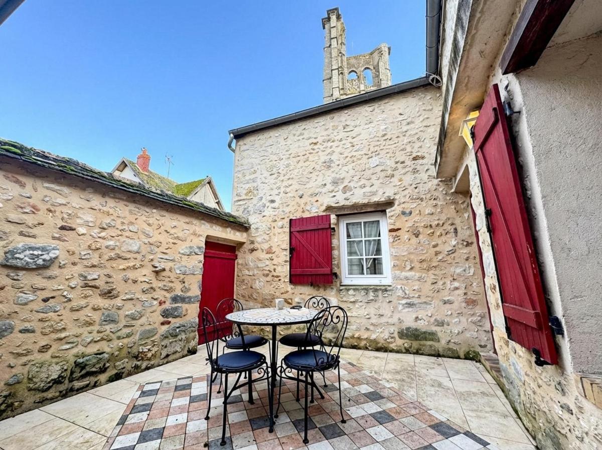 Charmante maison en coeur de village proche forêt Fontainebleau - Chambres d'hôtes Larchant