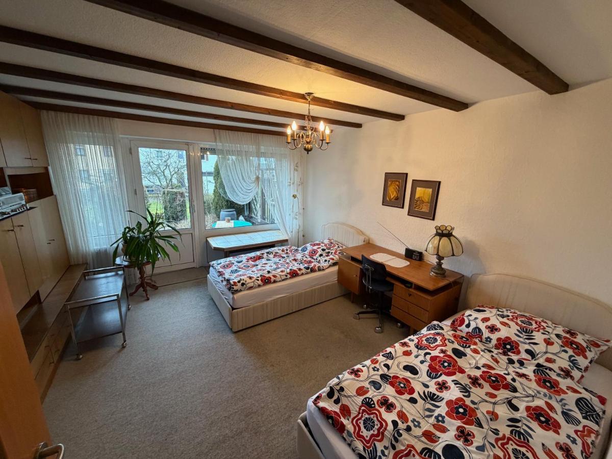Ferien- und Monteurwohnung Rotbühl - Chambres d'hôtes Sindelfingen