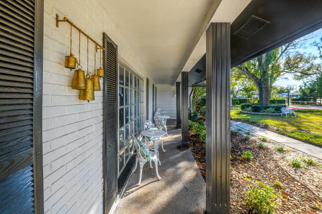 Sleeps36 2Homes 12BR Heated Pool Spa Pickleball 14 Parking - Bed and Breakfast Clearwater