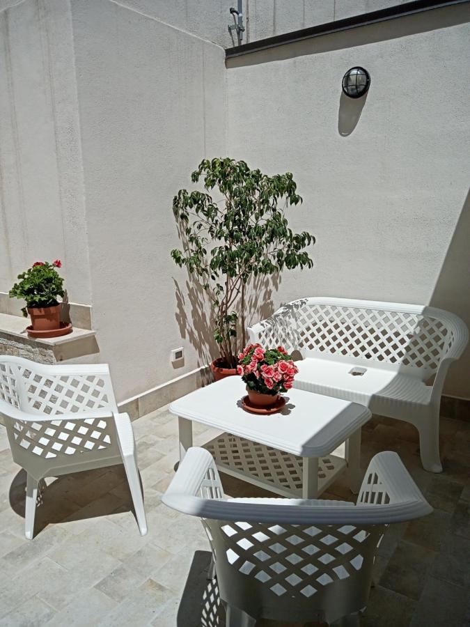 Zisa Home ai Cantieri Culturali con Patio Privato - vicino centro storico - No ZTL - Bed and Breakfast Palermo