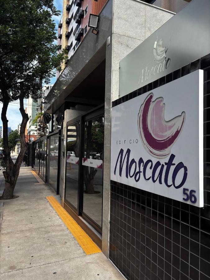 Edf. Moscato | Apto quarto e sala com varanda - Chambres d'hôtes Maceió