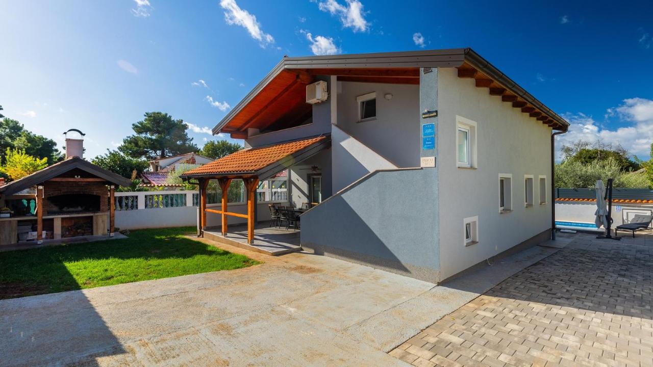 Villa Katarina - Peroj by Villas Guide - Bed and Breakfast Peroj