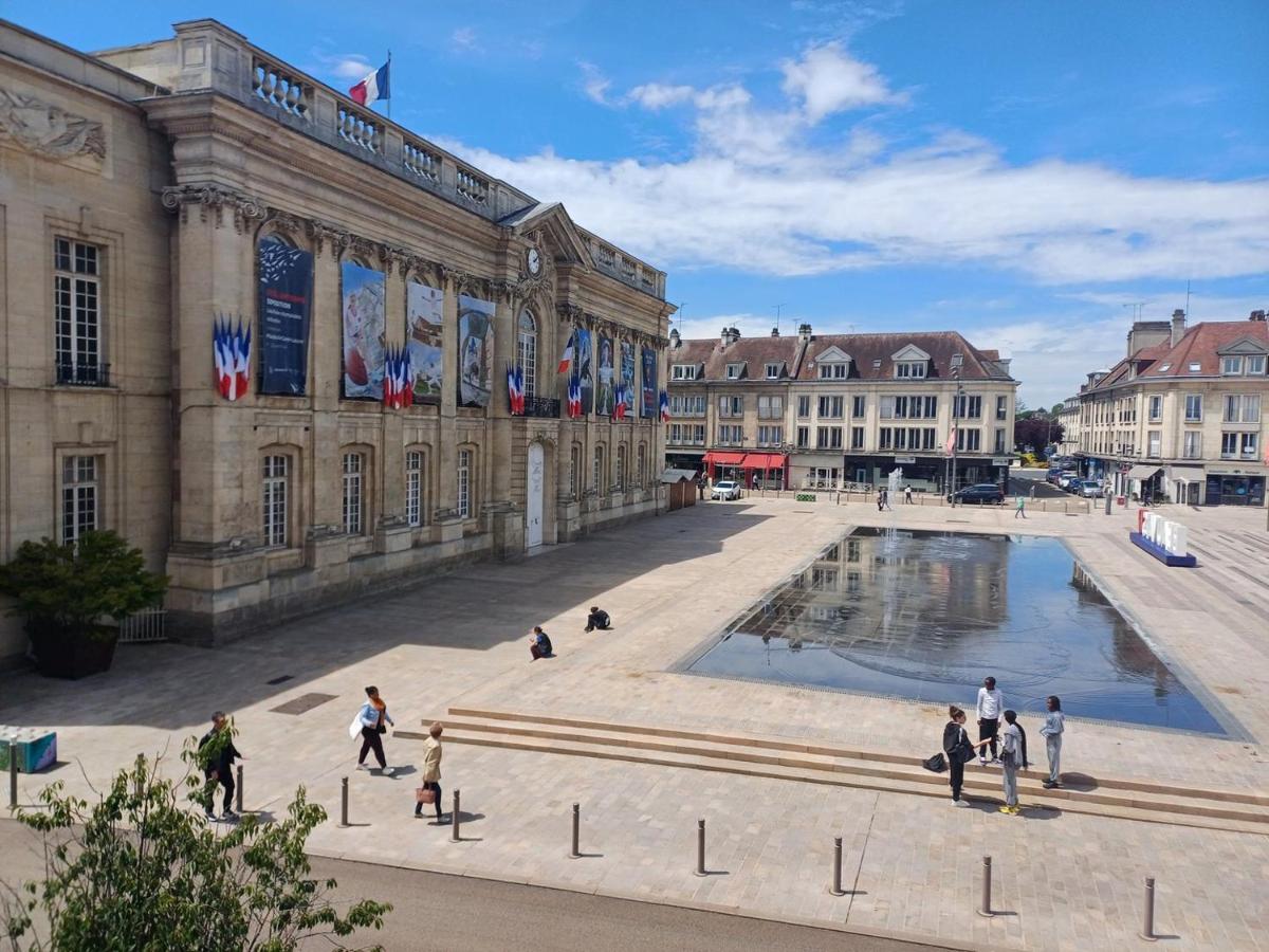 Le Central - Vue Place Jeanne Hachette - Ferienwohnung Beauvais