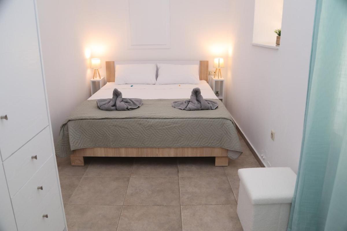 Andriani apartment - B&B Koutouloufári