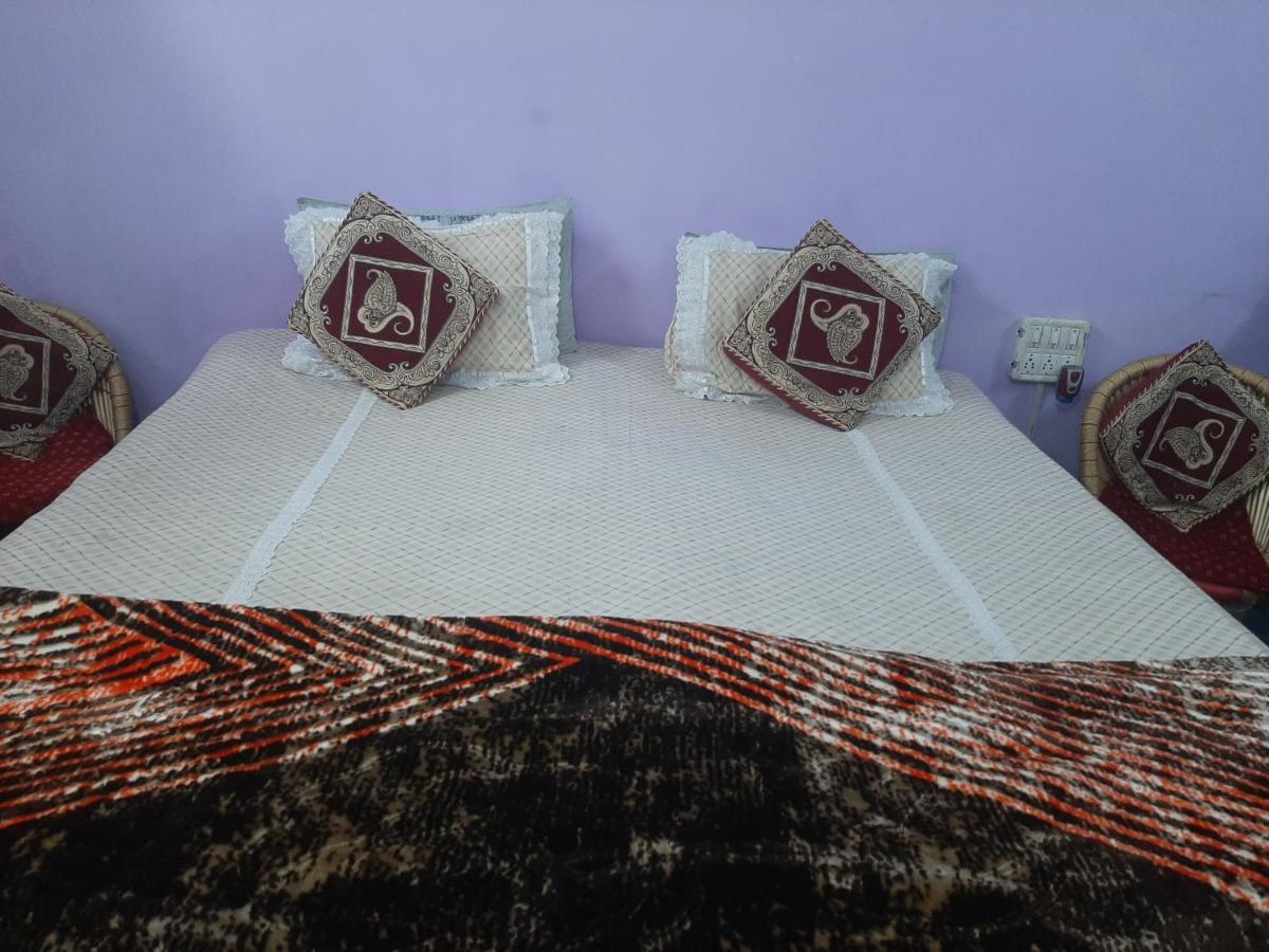 Hotel Ashu , Ntl Road - B&B Haldwani