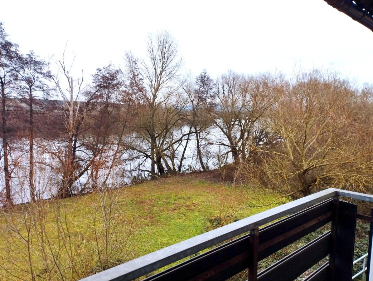 OVER RIVER near FRANKFURT-130 QM-4 ROOMS- 6 BEDS-PARKING-AIR CONDITIONER - Chambres d'hôtes Henneberg