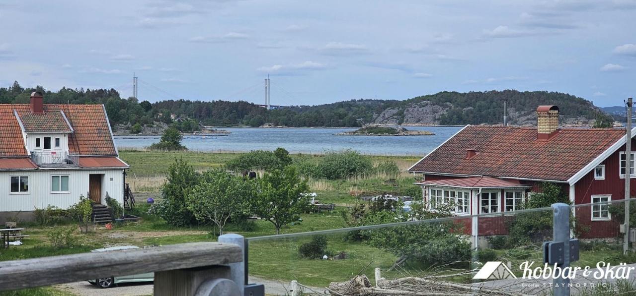 Apartment in Höviksnäs, 300 m from the sea with a view of the Tjörn Bridge SE09112 - Chambres d'hôtes Höviksnäs