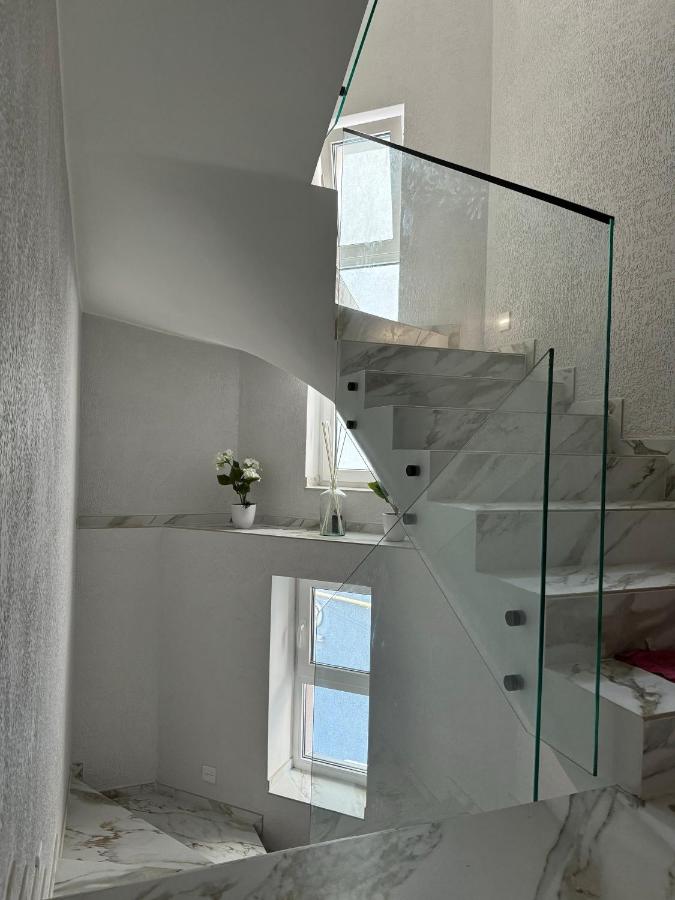 Studio-Apartment mit Balkon