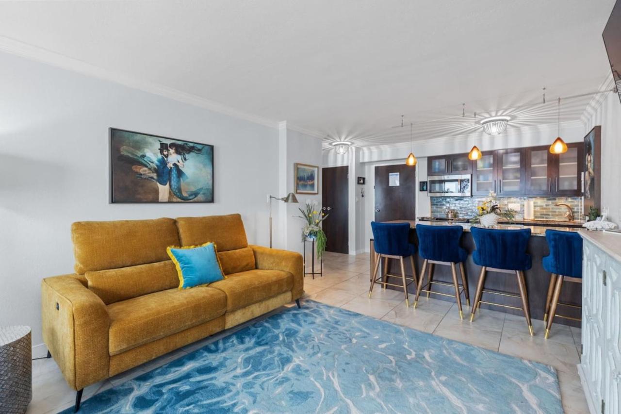 Oceanfront Beach Condo, Pool, Gym, Fishing Surfing - B&B Virginia Beach