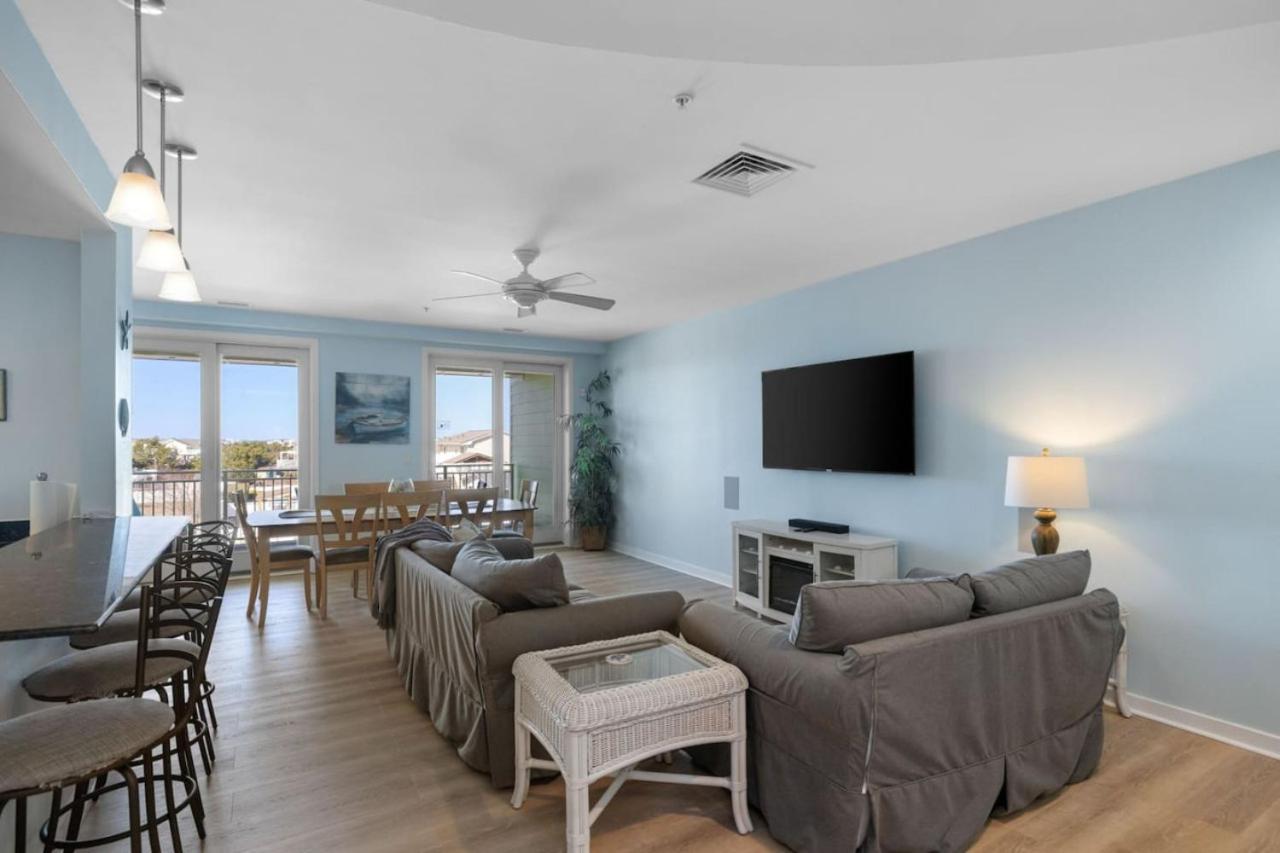 NEW! Oceanfront Triton's Treasure 3 Bd / Pool/ Gym - B&B Virginia Beach