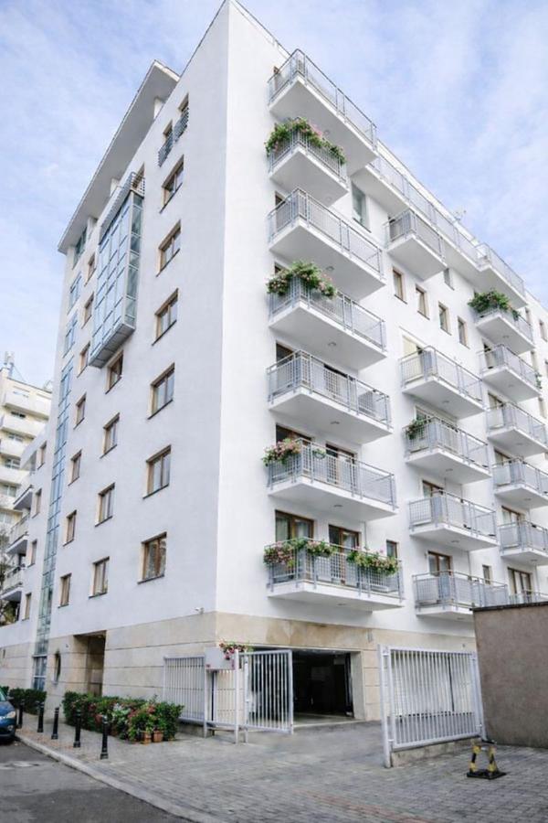Mokotovia Premium Apart 100m2, garaż, winda, 5 łóżek, wanna, prysznic, 2 toalety, f-VAT - Chambres d'hôtes Varsovie