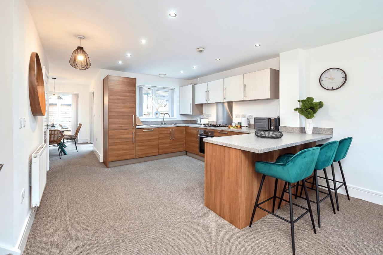 3BDR Kempthorne House with Parking and Garden - B&B Etruria