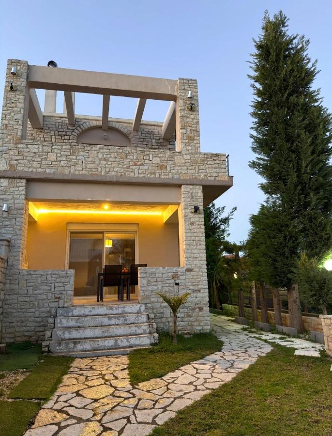 Villa K-G - Chambres d'hôtes Mavrommáti