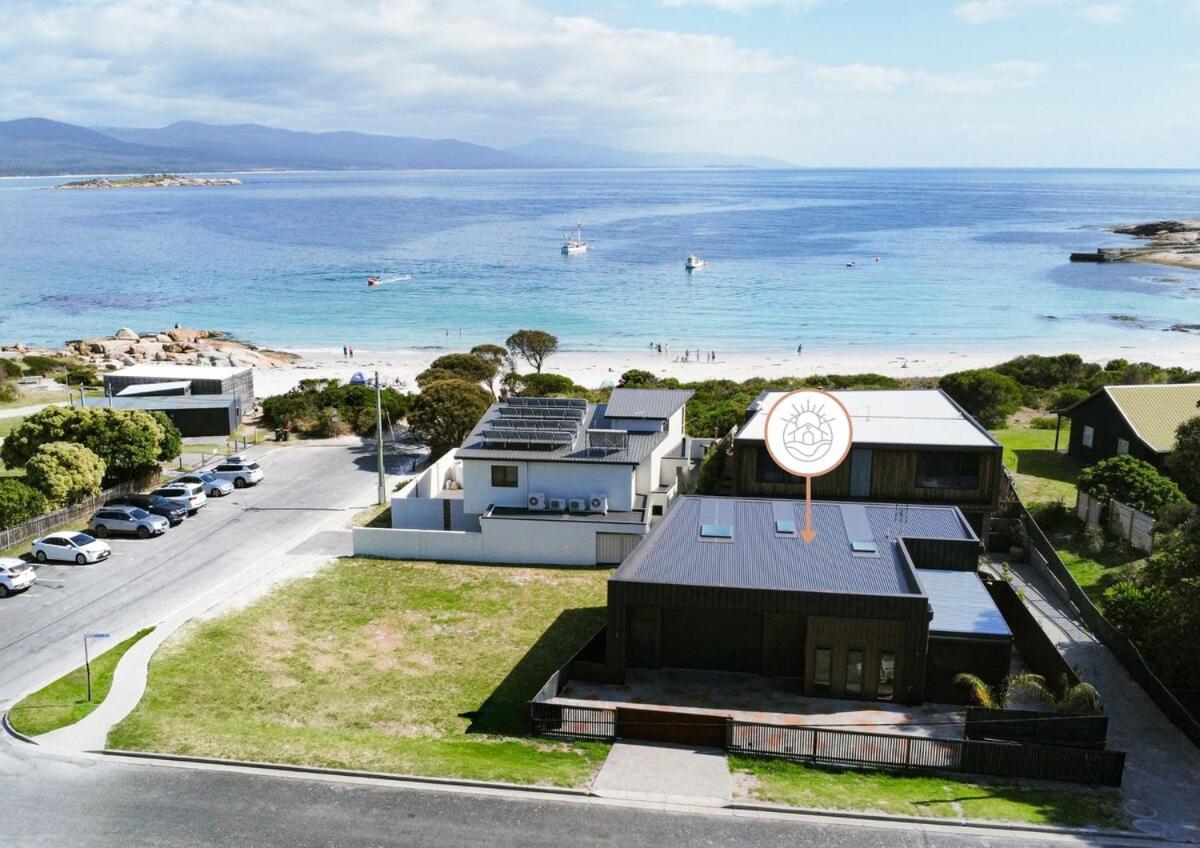 Wauba - On Waubs Bay Beach - B&B Bicheno