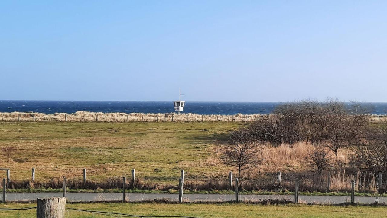Surf Shack 2 - Zimmer mit Gemeinschaftsbad, Blick auf den Deich, Gemeinschaftsgarten und WLAN, 200m zum Strand, Parkplatz, Promenade in 10 Minuten erreichbar - Chambres d'hôtes Dahme