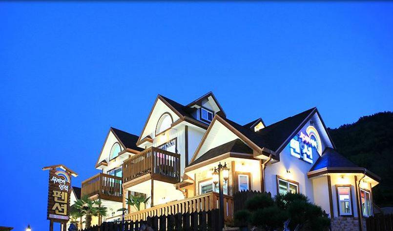 B&B Namhae - Rainbow Hill Pension - Bed and Breakfast Namhae