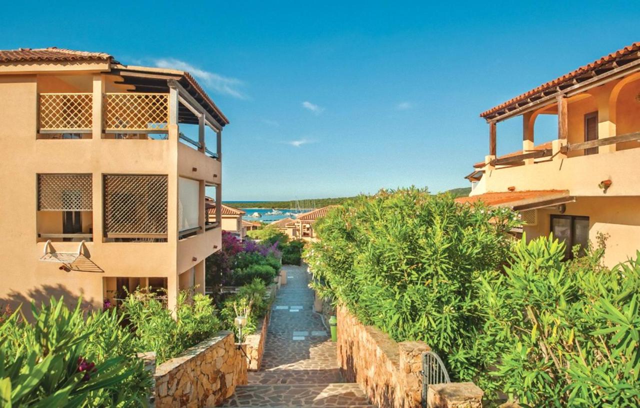 Apartment 5 beds with fenced garden in Marinella just 300 mt from the sea - Chambres d'hôtes Golfo Aranci