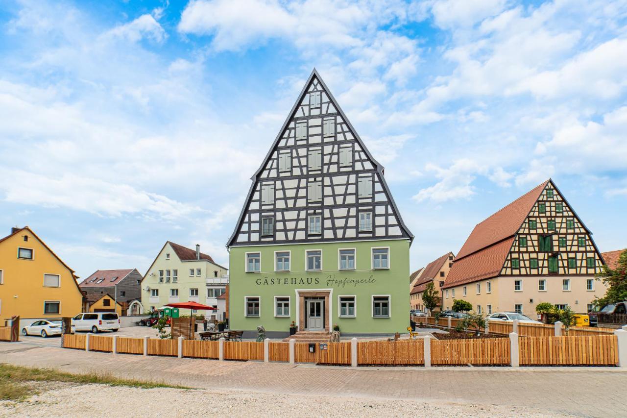 Apartment mit Balkon "Sonnenhopfen" - Bed and Breakfast Spalt