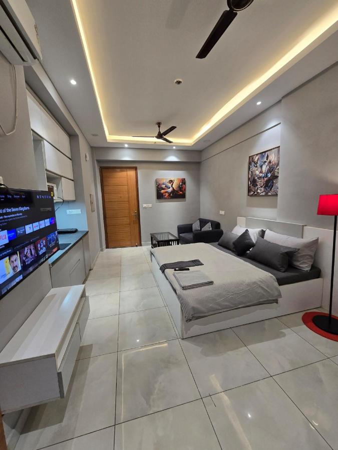 The Tinder Tree at Northeye - B&B Noida