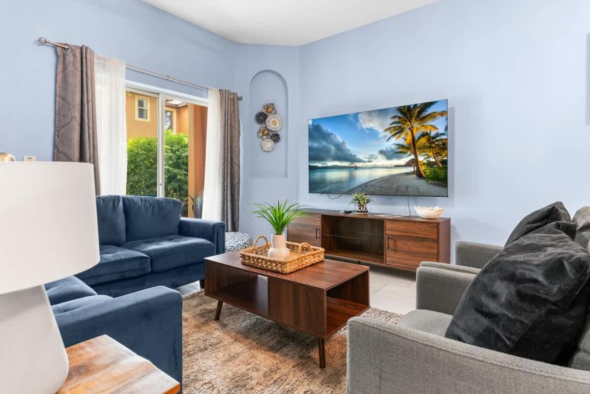 Time of your life townhouse 4bd 3bth Amenities - B&B Davenport