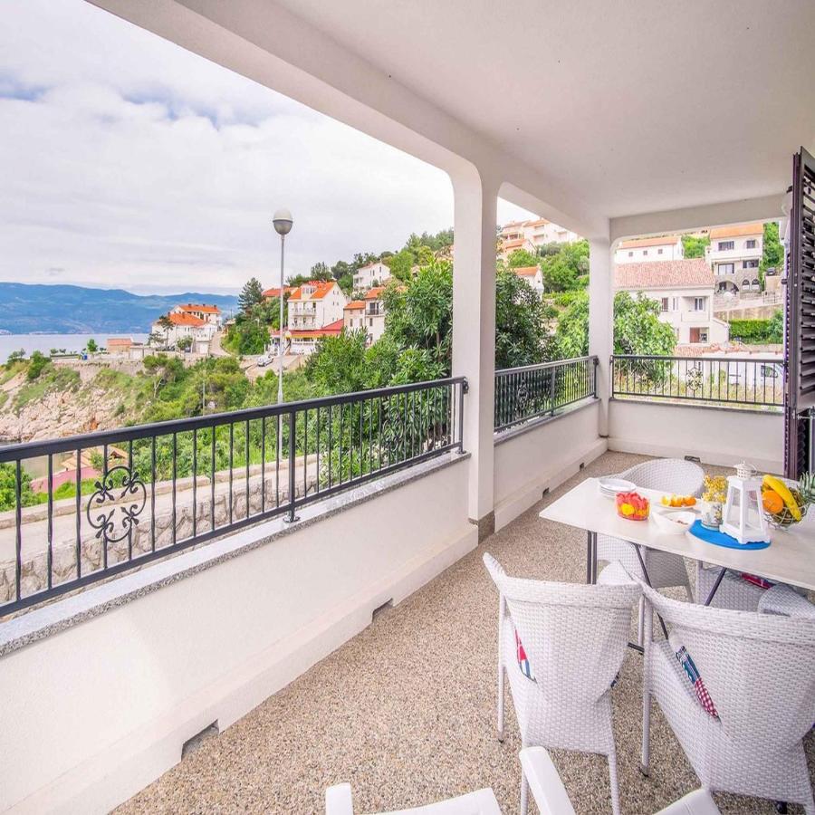 Apartments in Vrbnik - Insel Krk 13598 - B&B Vrbnik