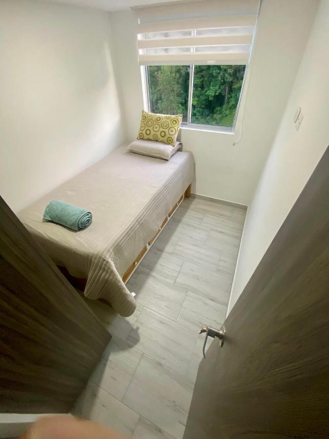 Apto nuevo, tranquilo y central - B&B Manizales